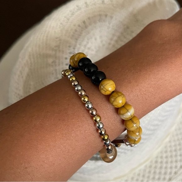 2 Handmade Bracelets stretch - Picture 3 of 5